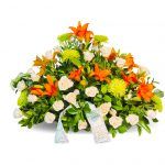 Almohada funeraria con rosas blancas